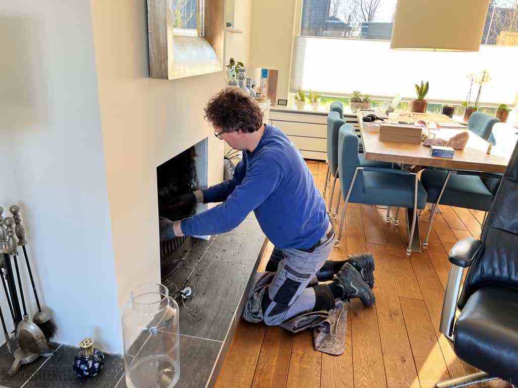 Schouwveger Boxtel kleed schoorsteenreiniger Schouwveger Boxtel kleed schoorsteenreiniger